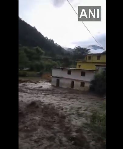 उत्तराखंड: नंदानगर में बादल फटा, छह घर पूरी तरह से क्षतिग्रस्त, सात लोग लापता, दो को बचाया गया